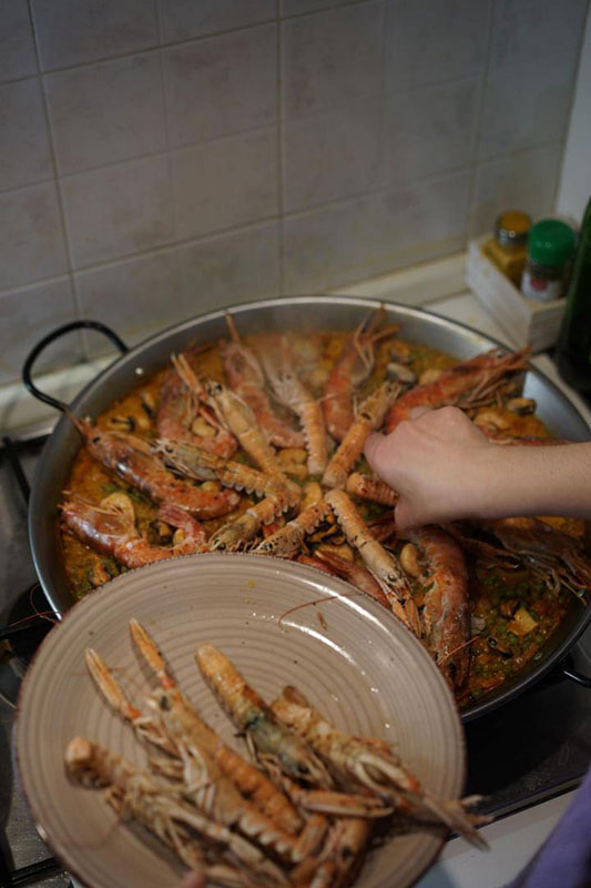 paella di pesce come preparare paella pesce